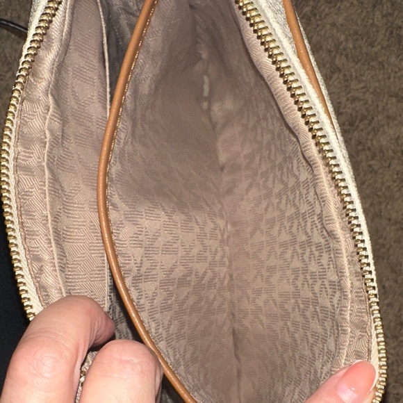 Michael Kors Cream and Gold Crossbody Bag - Picture 5 of 8
